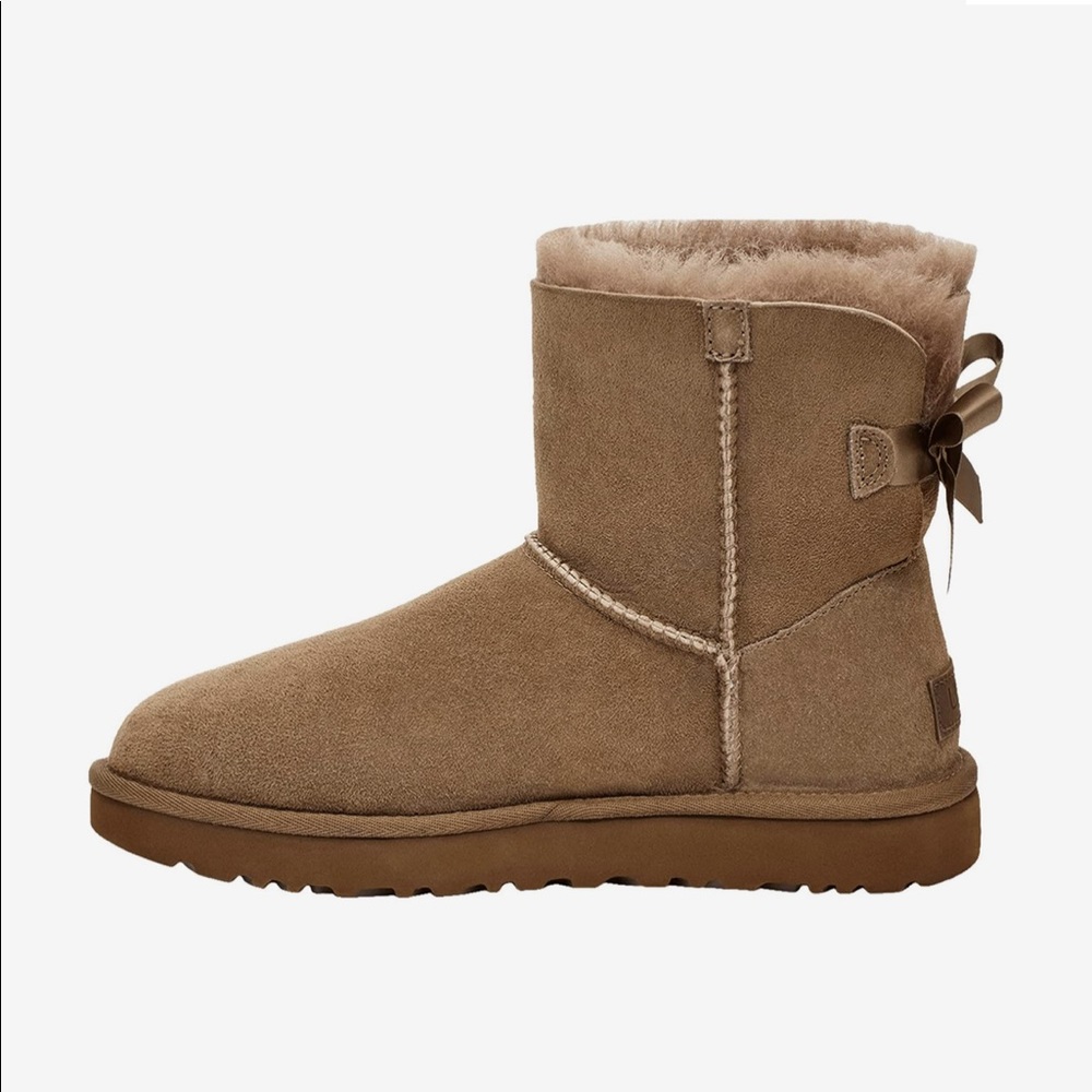 UGG Mini Bailey Bow II in Hickory colorway